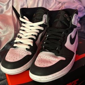 Jordan 1 Retro High OG Bleached Coral